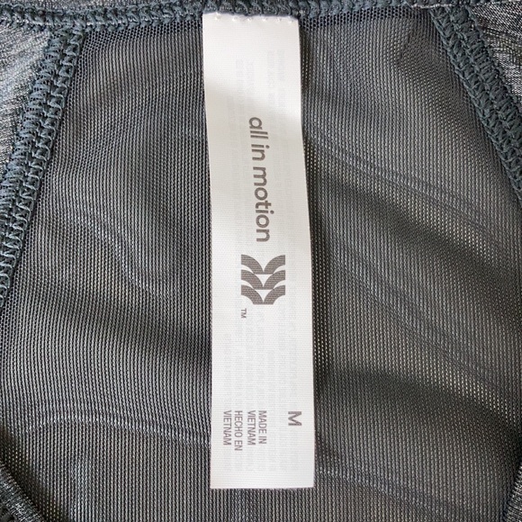 NEW Gray Activewear Side Slit Short Sleeve Top - Picture 8 of 10